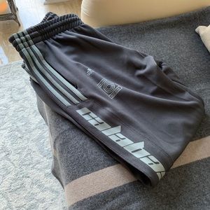Yeezy Calabasas sweatpants (never worn)